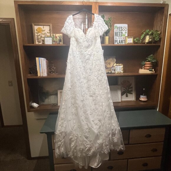 Azazie Vivienne - Picture 1 of 6